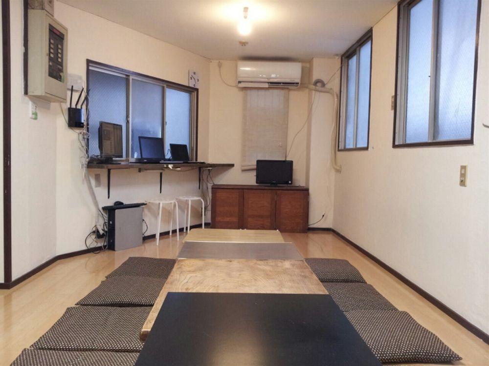 Hotel Peace House Sachi à Ōsaka Extérieur photo